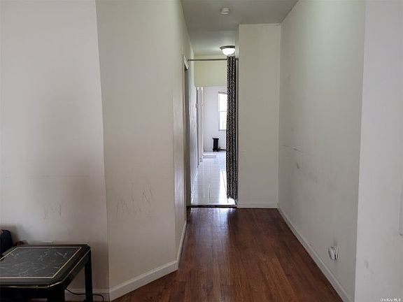4th image of 189-23 Mangin Ave #1