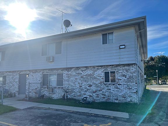 4th image of 1426 Greenfield Ave #7