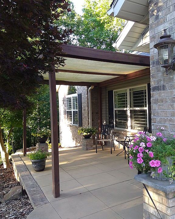 Darling front porch.