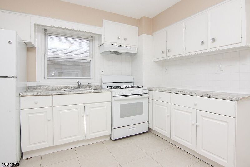 1st image of 114 Eagle St