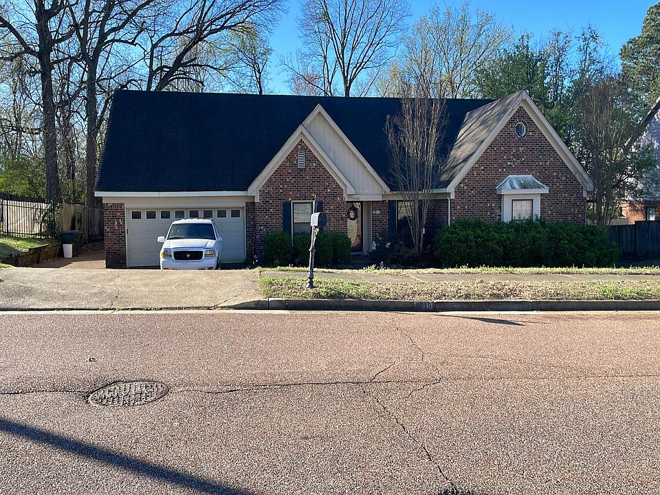 1st image of 6215 Oak Walk Ln