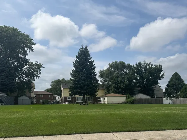 4130 Hawthorne St, East Chicago, IN 46312