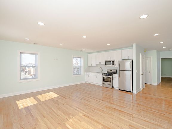 4th image of 4456 W Diversey Ave #3