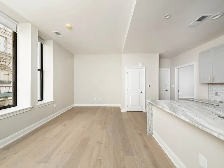 1411 Walnut Street — Photo 7