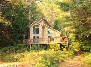 2414 W Shore Dr, Fairview, MI 48621