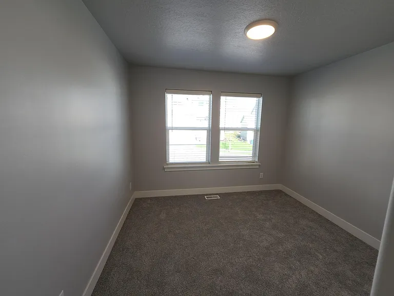 439 E Hill View Dr — Photo 22