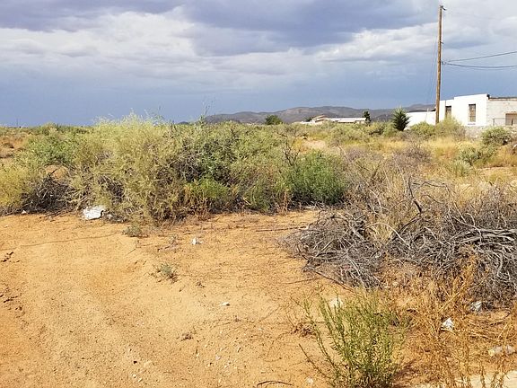 5th image of Petty Fields Dr