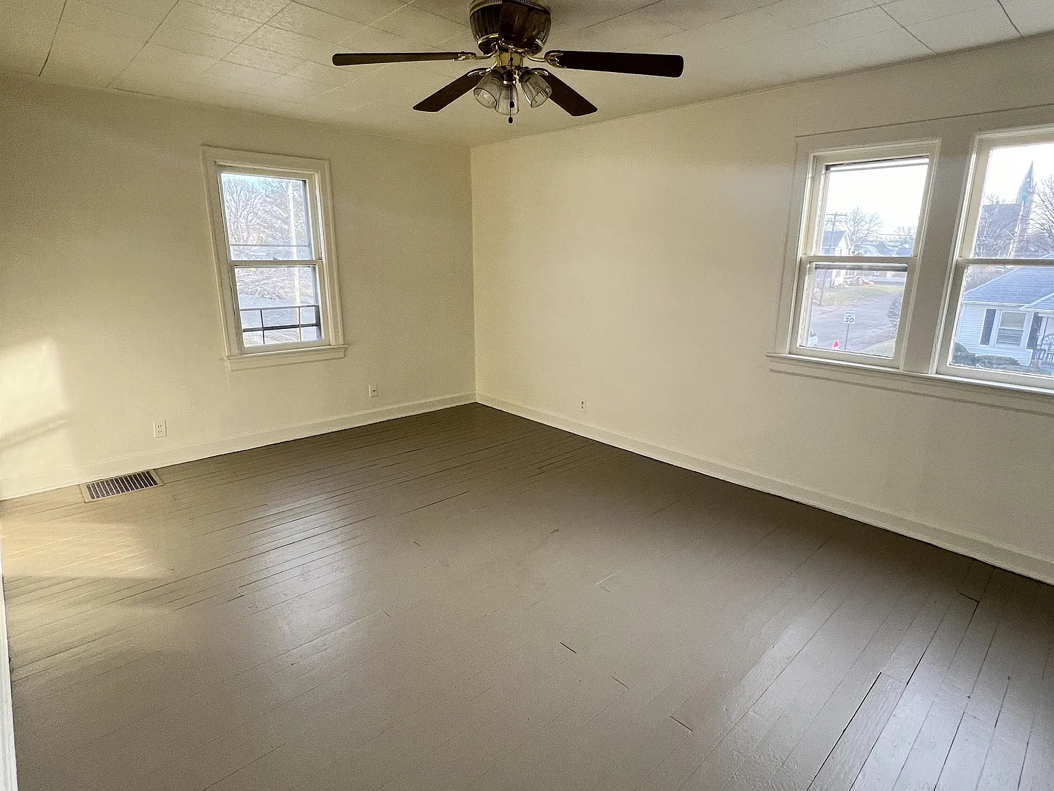 609 West Broadway Street - 1 — Photo 4