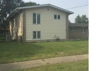 1522 S Pointe Dr, Rantoul, IL 61866