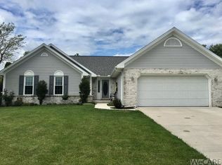 5658 Clover Ridge Dr, Lima, OH 45807