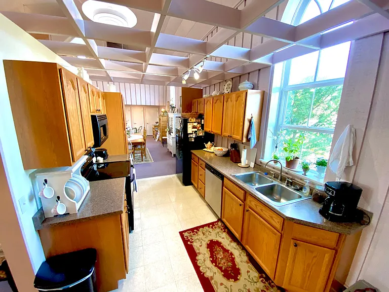 25 Summit Ave #A — Photo 10