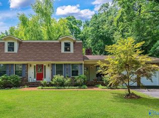 1909 Wyeth Dr, Guntersville, AL 35976