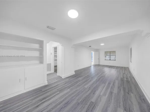 51 NW 118th St, Miami, FL 33168