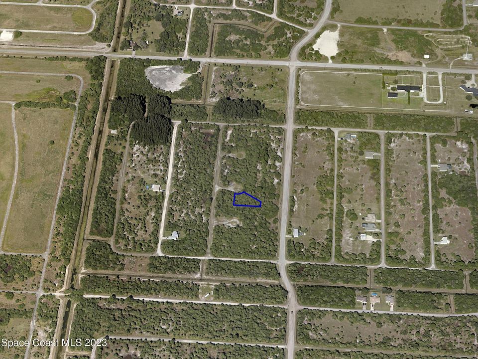 2nd image of 836 Bee Ct SW
