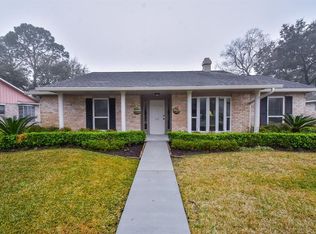 1531 Briarbank Dr, Sugar Land, TX 77498