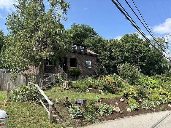 2nd image of 200 Davis Ave