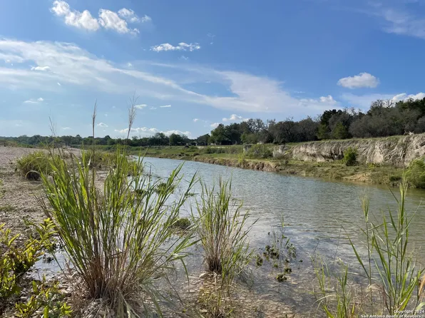 1040 LAKESHORE LAKESHORE, Bandera, TX 78003