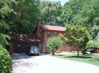 695 Lost Creek Cir, Stone Mountain, GA 30088