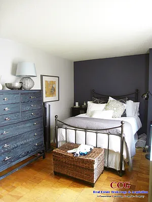 Sold by CCG Real Estate Brokerage | media 17