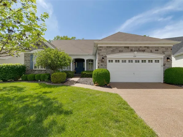 674 Falconcrest Dr, Lake Saint Louis, MO 63367