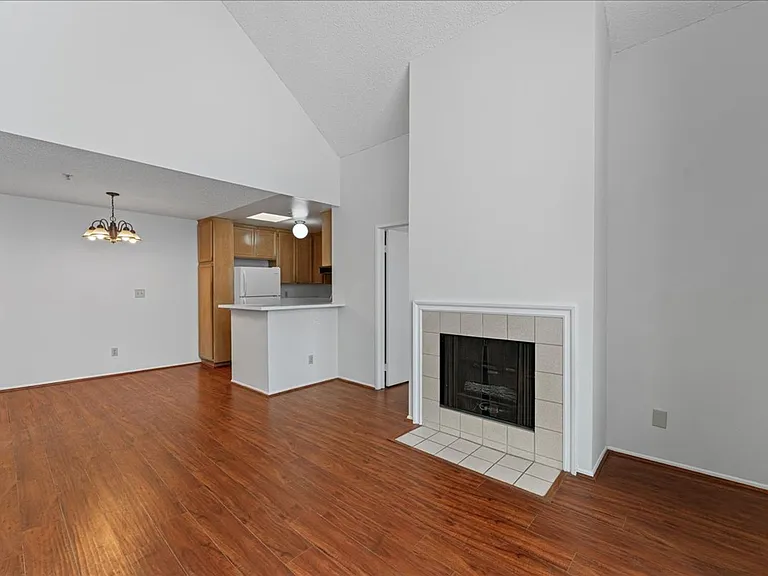 1785 Beloit Ave — Photo 20