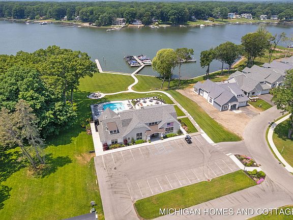 2nd image of 154 Jeans Meadow Ct