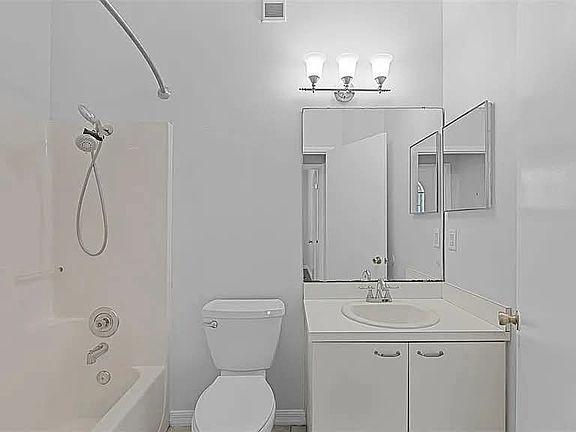 4th image of 160 Reserve Cir