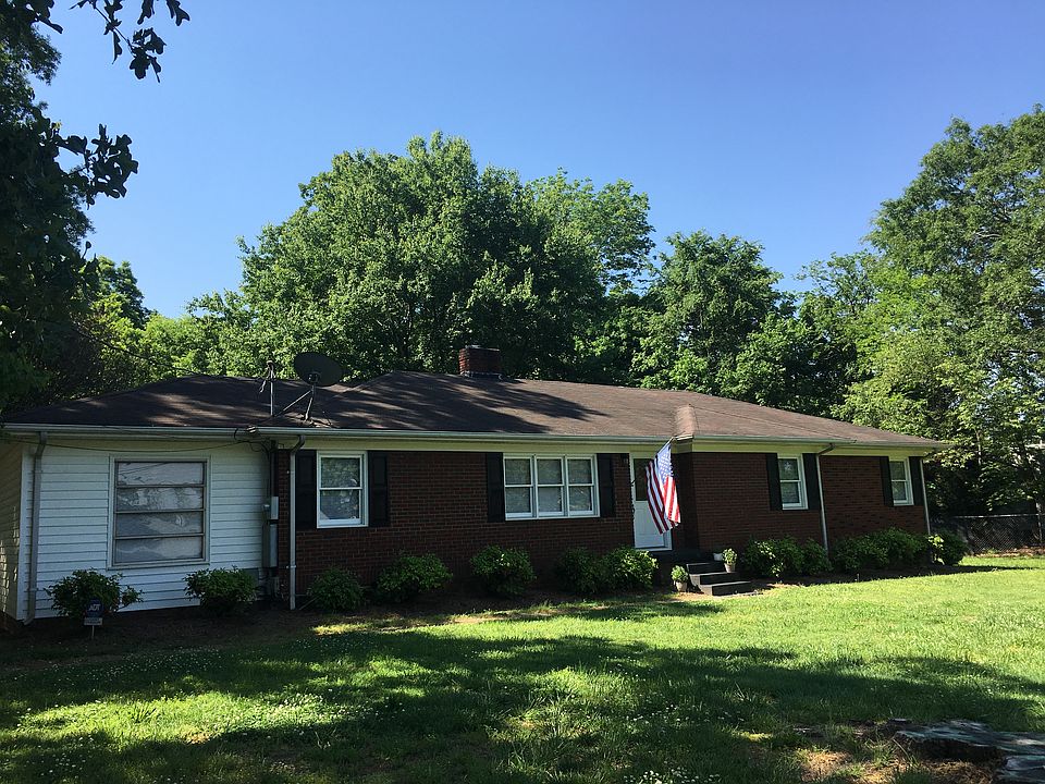 2nd image of 112 Oakley Dr
