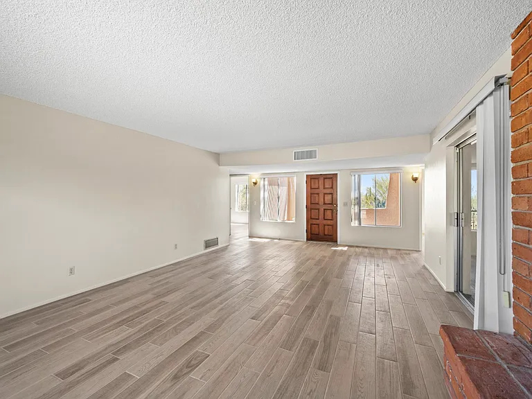 6109 N Zorrela Segundo — Photo 16