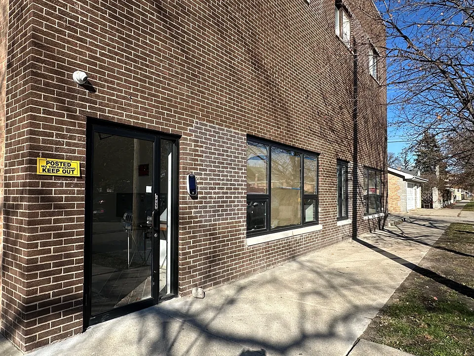 5912 N Nashotah Ave #105