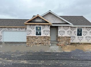 987 Greenbrier Rd #127, Upper Sandusky, OH 43351