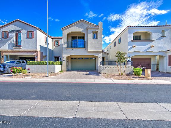 3rd image of 279 E MARKWOOD Drive