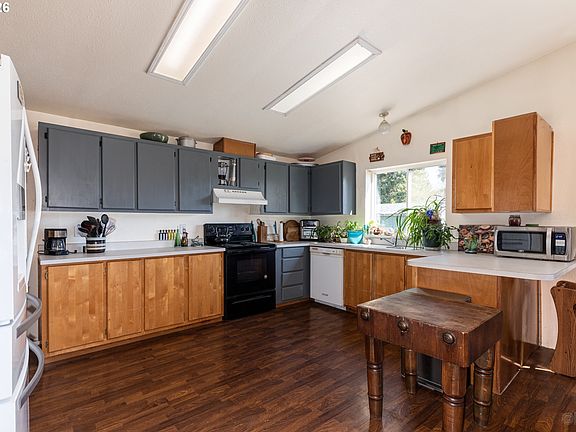 4th image of 76654 Heath Rd