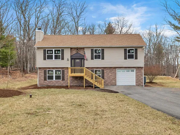 6117 Woodchuck Ln, East Stroudsburg, PA 18301