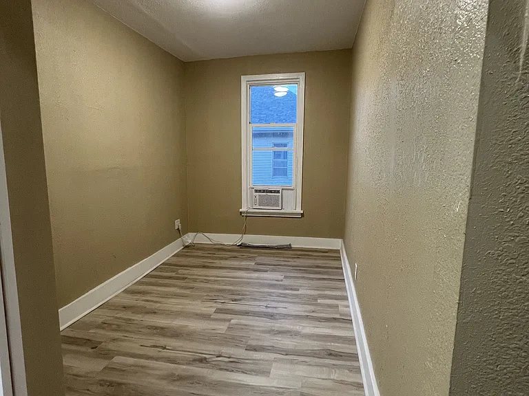 205 S Walters St #5 — Photo 7