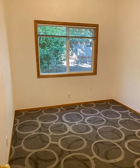 1135 NE Conser Pl — Photo 13