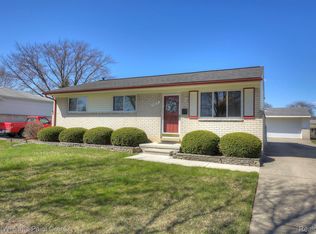 2315 Garry Dr, Troy, MI 48083