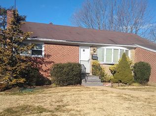 24 Barbara Dr, Syosset, NY 11791