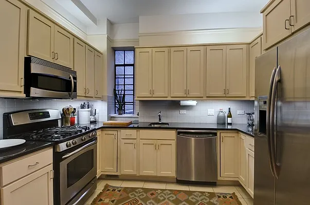 Sold by Citi Habitats | media 2