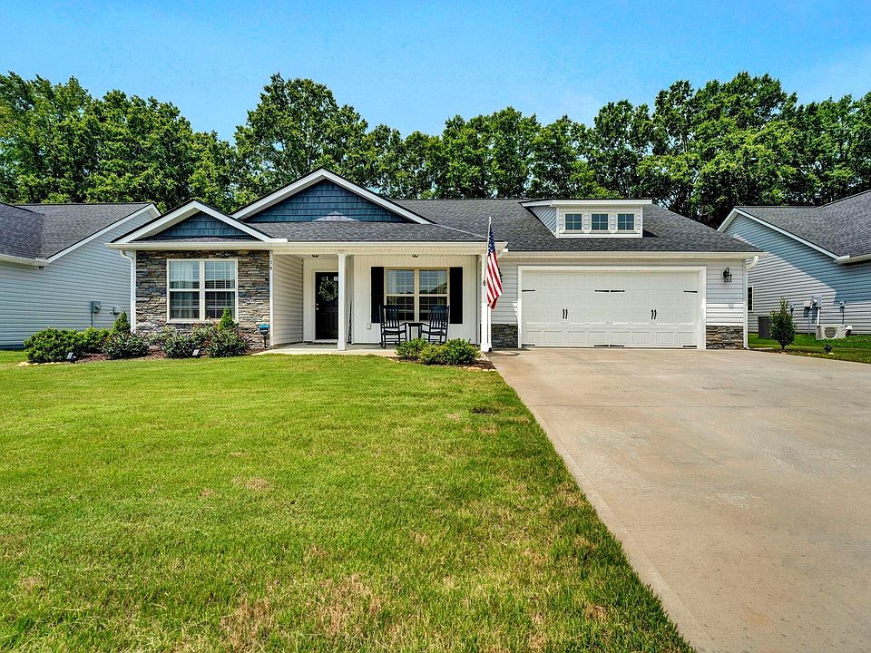 1st image of 14 Lockeland Park Dr