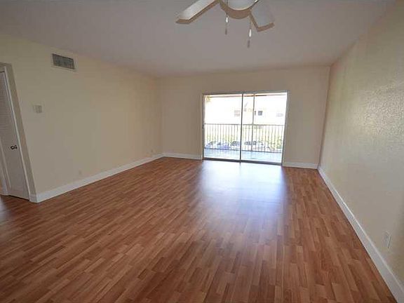 3rd image of 760 SE 2 Avenue #D210