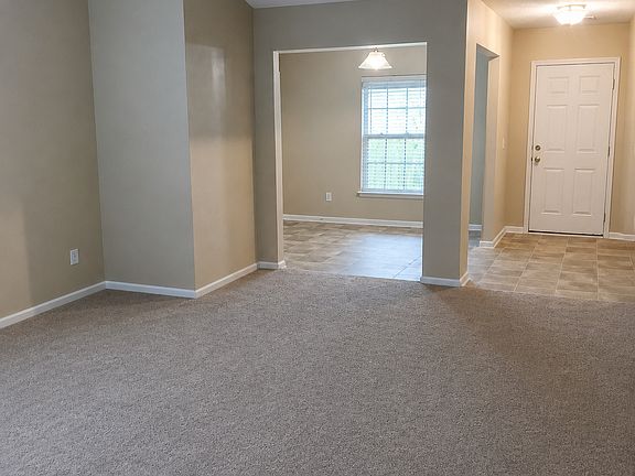 4th image of 5035 Thornton Dr