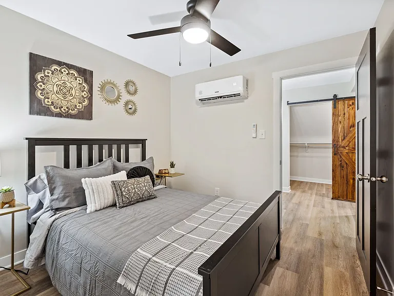 5360 Julian Ave #F — Photo 12