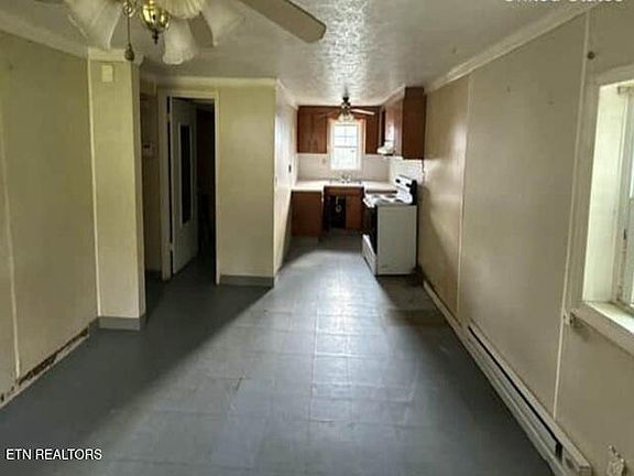 5th image of 408 Gaines St