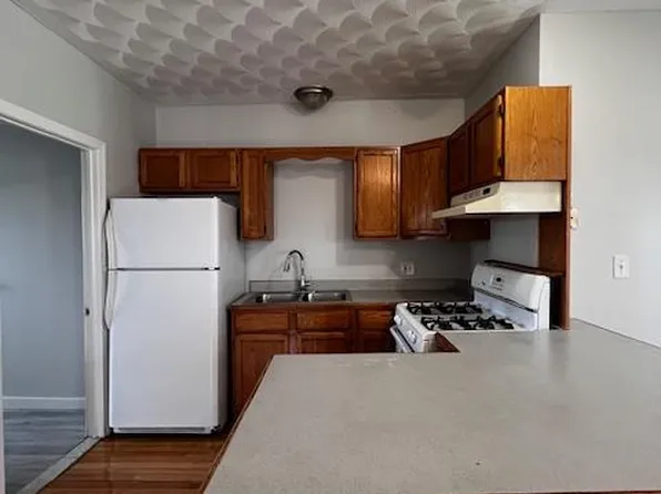 395 Quequechan St #3W, Fall River, MA 02723