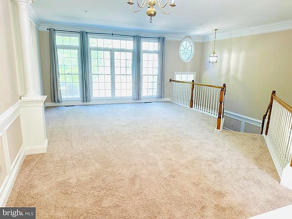 3rd image of 1005 Grand Oak Way