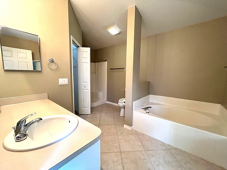4760 Manchester Dr — Photo 10