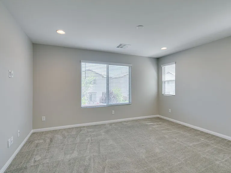 10021 Silver Comet Ct — Photo 32