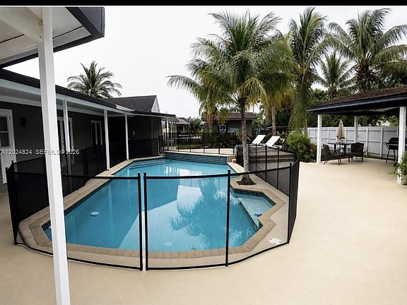 5th image of 15530 SW 155th Ave