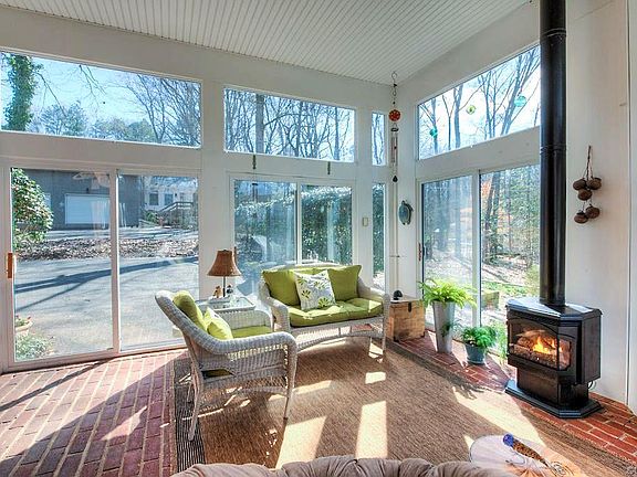 3rd image of 13071 Fairway Ln